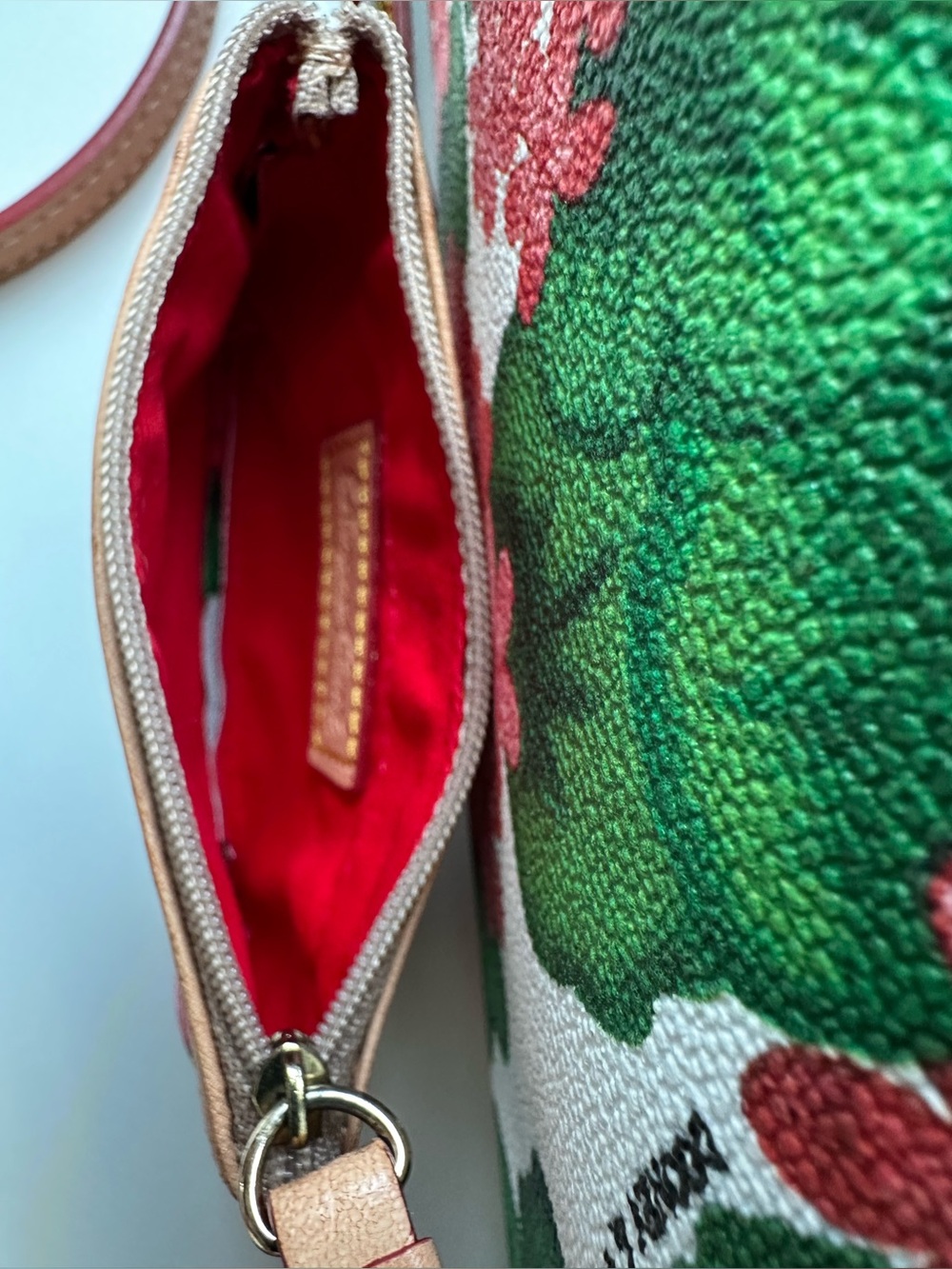 Dooney & Bourke Hydrangea Floral Barrel Satchel. J6266575 - Picture 12 of 16